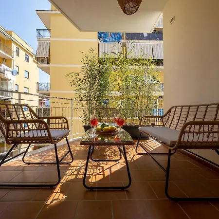 Surya House - Elegant In Apartament Półwysep Sorrentyński