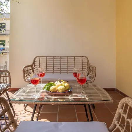 Surya House - Elegant In