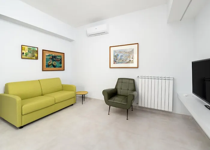 Surya House - Elegant In Appartement Sorrente